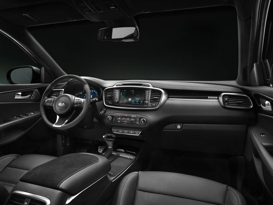 Торпедо Kia Sorento Masterpiece 2017 года  (GER) (фото 2 из 2)